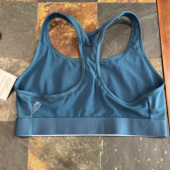NWT Victoria Sport The Player by VS sports bra teal size Medium minimum support - Picture 3 of 4